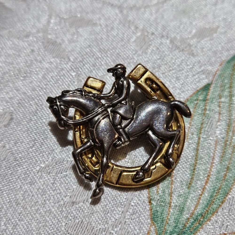 vintage equestrian horse horseshoe brooch